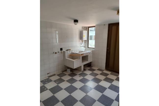 Casas, Venta, Miraflores - $1.500.000.000