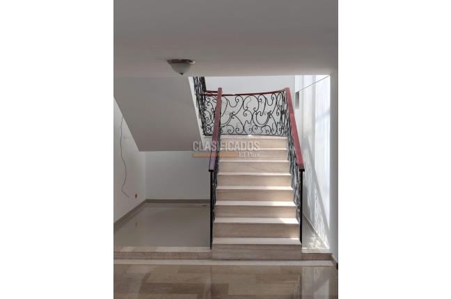 Casas, Venta, Miraflores - $1.500.000.000