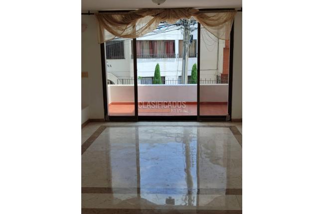 Casas, Venta, Miraflores - $1.500.000.000