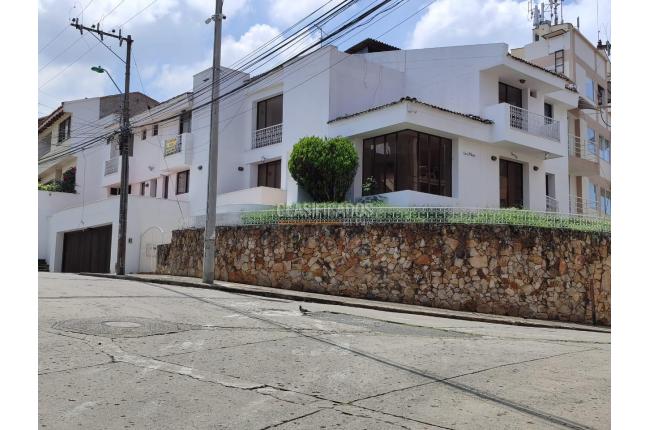 Casas, Venta, Miraflores - $1.500.000.000