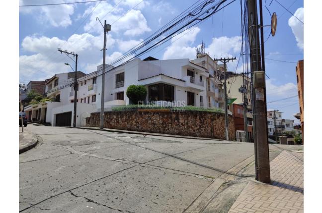 Casas, Venta, Miraflores - $1.500.000.000