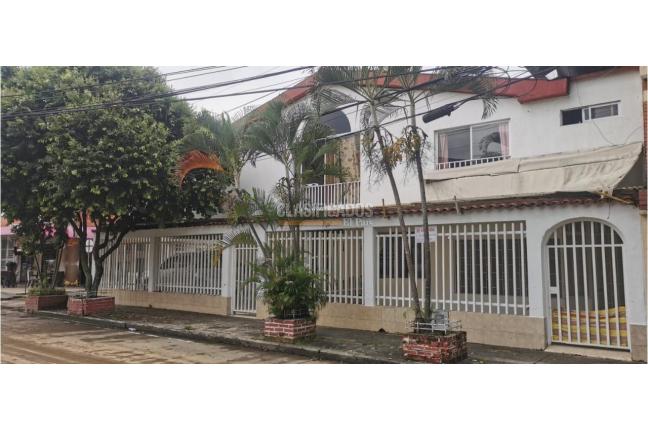 Casas, Venta, Primero de Mayo - $640.000.000