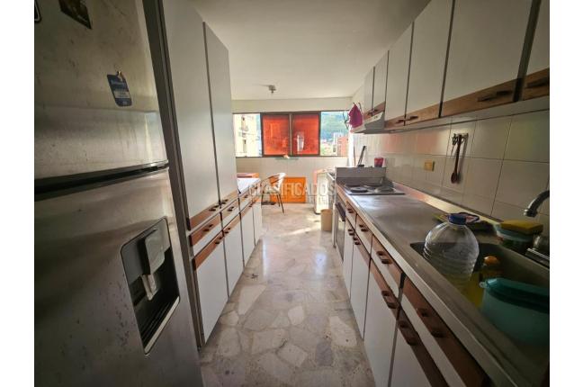 Apartamentos, Venta, Versalles - $370.000.000