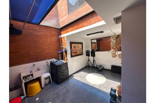 Casas, Venta en Ciudad Jardín