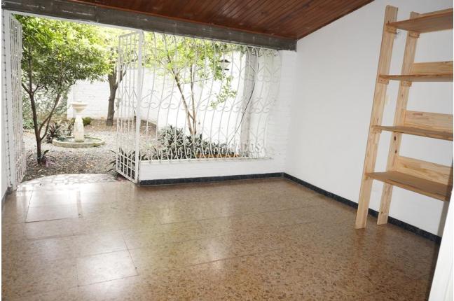 Oficinas y Consultorios, Alquiler, La Flora - $2.300.000