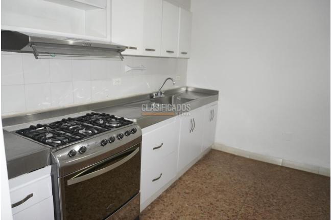 Oficinas y Consultorios, Alquiler, La Flora - $2.300.000