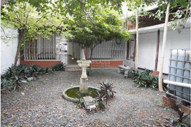 Oficinas y Consultorios, Alquiler, La Flora - $2.300.000