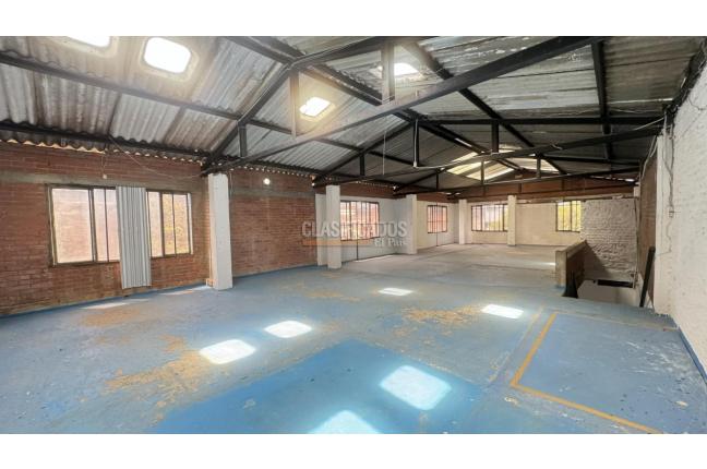 Locales y Bodegas, Alquiler, Bolivariano - $5.500.000