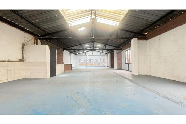 Locales y Bodegas, Alquiler, Bolivariano - $5.500.000