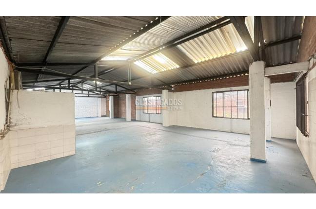 Locales y Bodegas, Alquiler, Bolivariano - $5.500.000