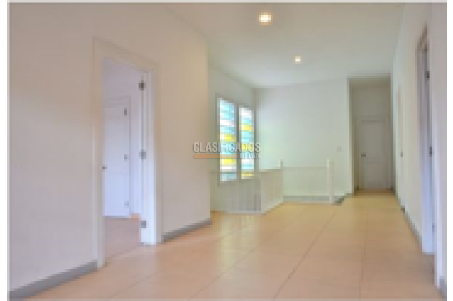 Casas, Venta, Granada - $1.700.000.000