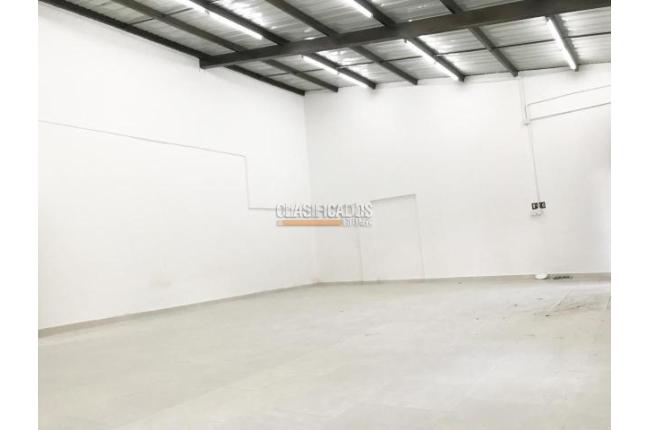 Locales y Bodegas, Alquiler, Alameda - $2.400.000