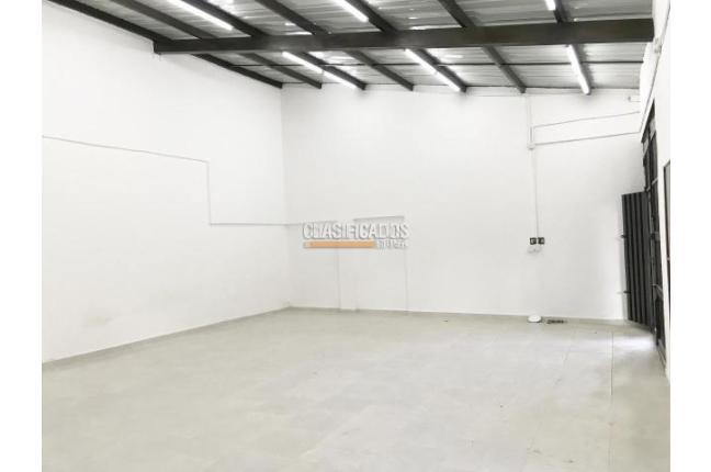 Locales y Bodegas, Alquiler, Alameda - $2.400.000