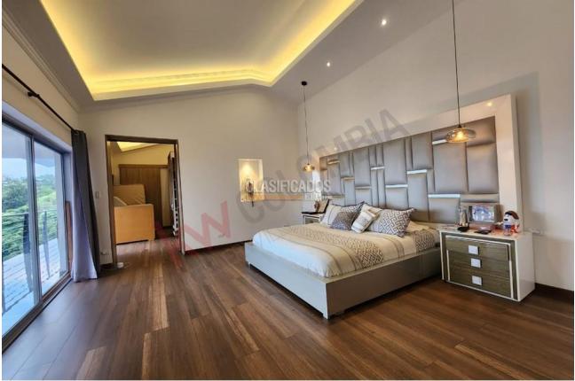 Casas, Venta, Santa Mónica Central - $2.550.000.000