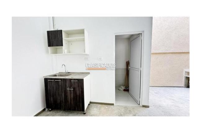 Locales y Bodegas, Alquiler, Bretaña - $2.600.000