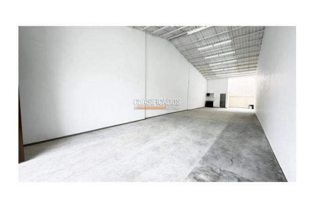 Locales y Bodegas, Alquiler, Bretaña - $2.600.000