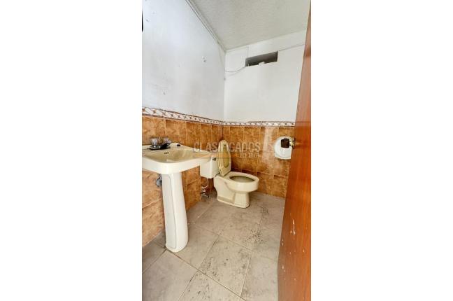 Locales y Bodegas, Alquiler, El Cedro - $5.200.000