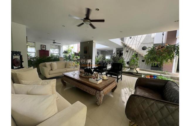 Casas, Alquiler en Ciudad Jardín