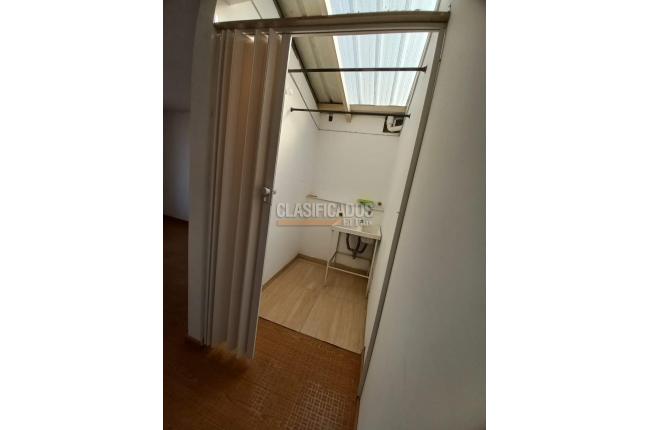 Apartaestudios, Alquiler, Salomia - $870.000
