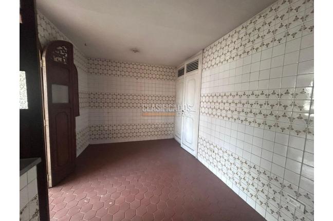 Edificios, Venta, Centenario - $4.200.000.000