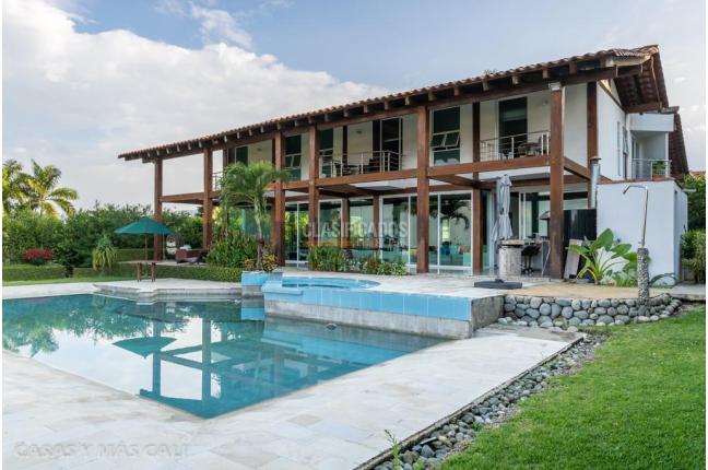 Casas, Venta en Ciudad Jardín