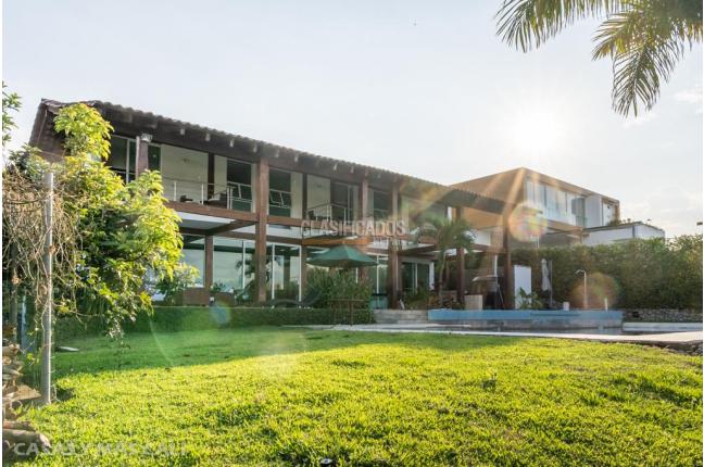 Casas, Venta en Ciudad Jardín