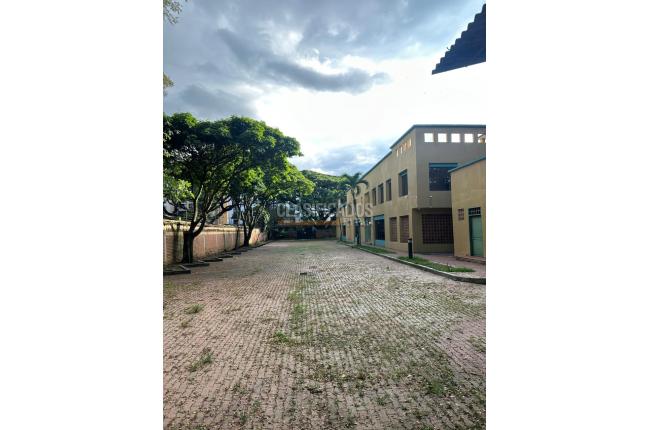 Edificios, Alquiler, Seminario - $20.000.000