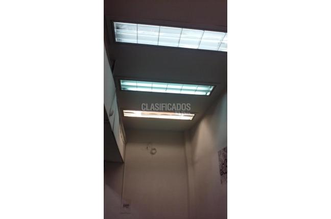 Locales y Bodegas, Venta, Centro Ccial. El Diamante - $120.000.000