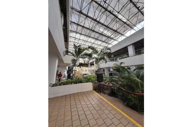 Oficinas y Consultorios, Alquiler, Centro Ccial. Holguines Trade Center - $18.000.000