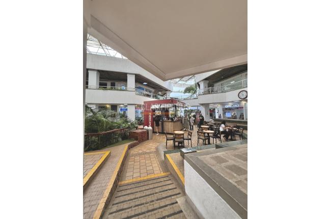 Oficinas y Consultorios, Alquiler, Centro Ccial. Holguines Trade Center - $18.000.000