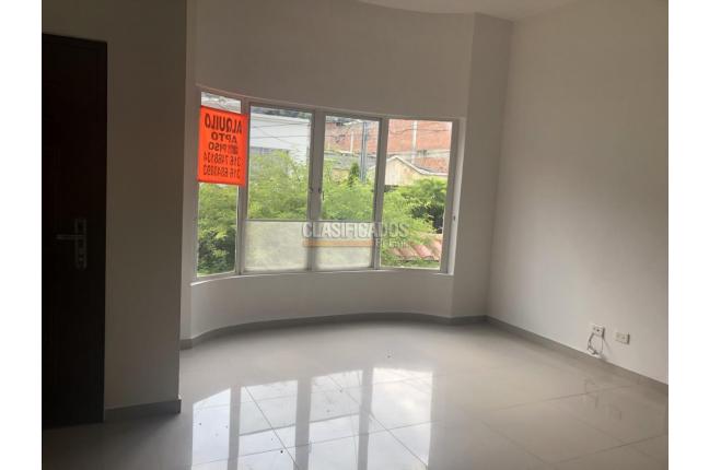 Apartamentos, Alquiler en Colinas del Bosque