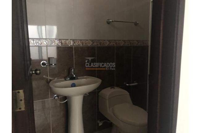 Apartamentos, Alquiler, Colinas del Bosque - $1.800.000