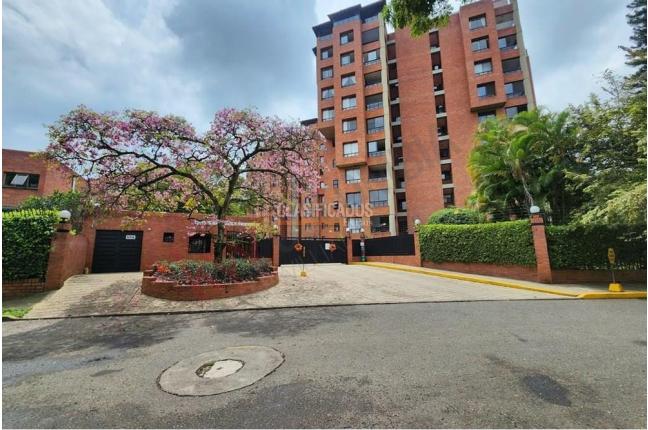 Apartamentos, Venta en Ciudad Jardín