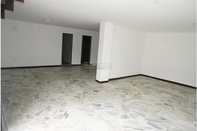 Oficinas y Consultorios, Alquiler, Prados del Norte - $2.200.000