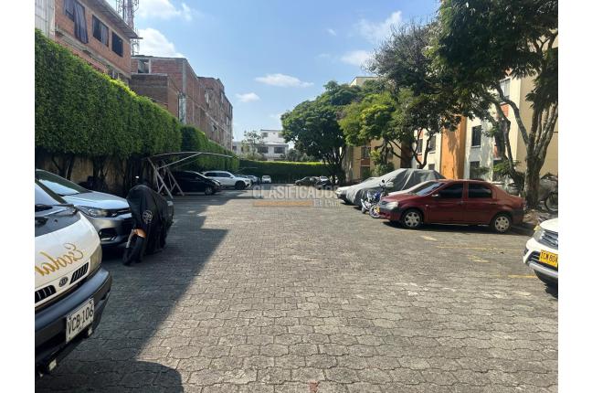 Apartamentos, Venta, Primero de Mayo - $250.000.000