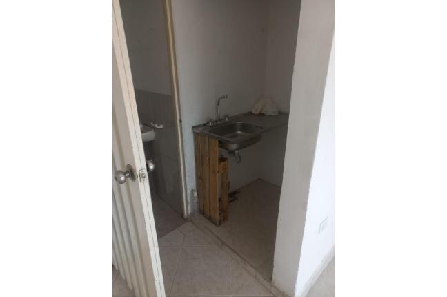 Locales y Bodegas, Alquiler, Nueva Floresta - $500.000