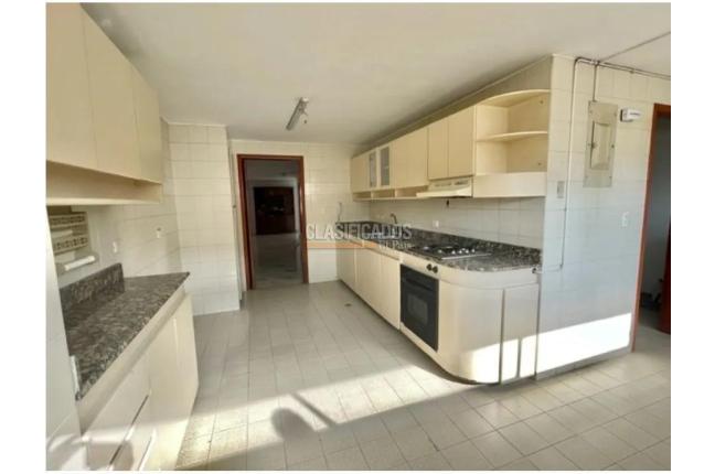 Apartamentos, Venta, Versalles - $800.000.000