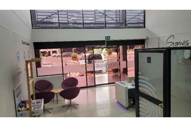 Oficinas y Consultorios, Venta en La Flora