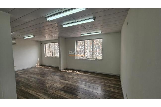 Locales y Bodegas, Alquiler, Granada - $6.500.000