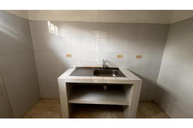 Oficinas y Consultorios, Alquiler, La Flora - $2.000.000