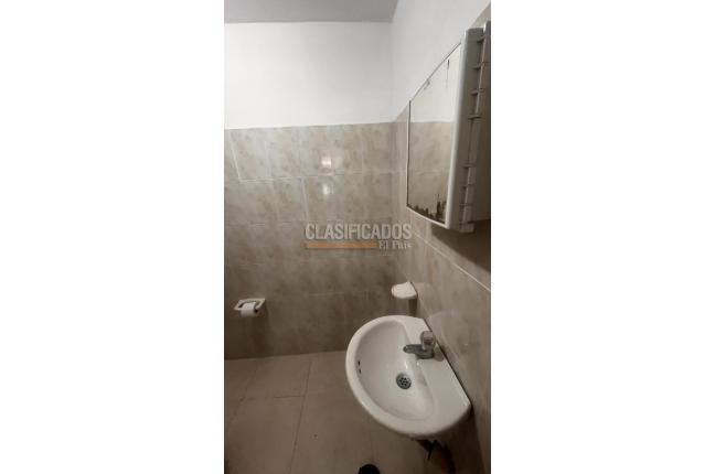 Oficinas y Consultorios, Alquiler, La Flora - $2.000.000