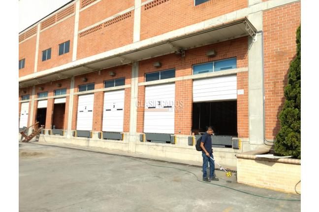 Locales y Bodegas, Alquiler en Yumbo