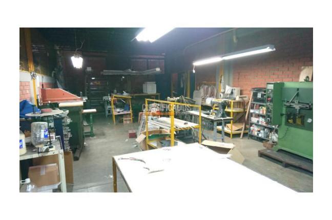 Locales y Bodegas, Venta, Alameda - $2.200.000.000