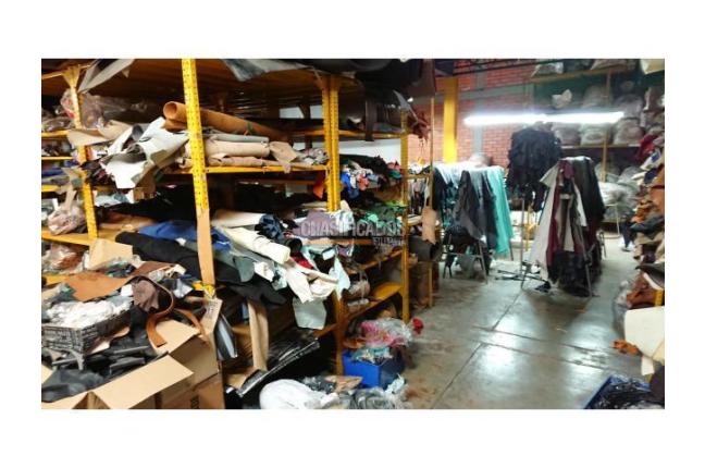 Locales y Bodegas, Venta, Alameda - $2.200.000.000