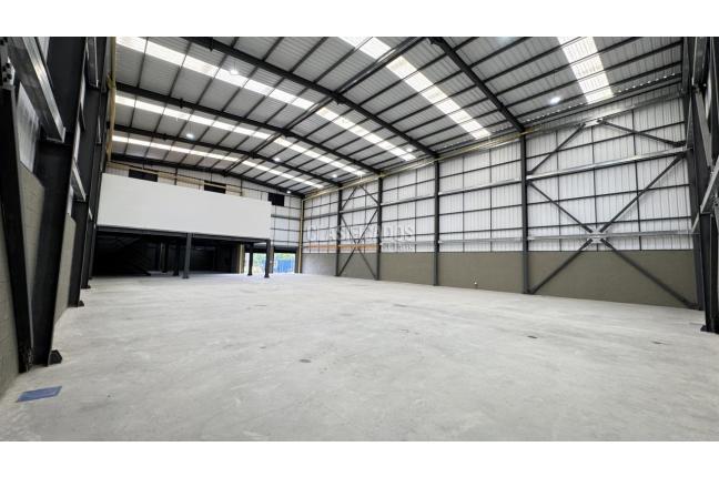 Locales y Bodegas, Alquiler en Yumbo