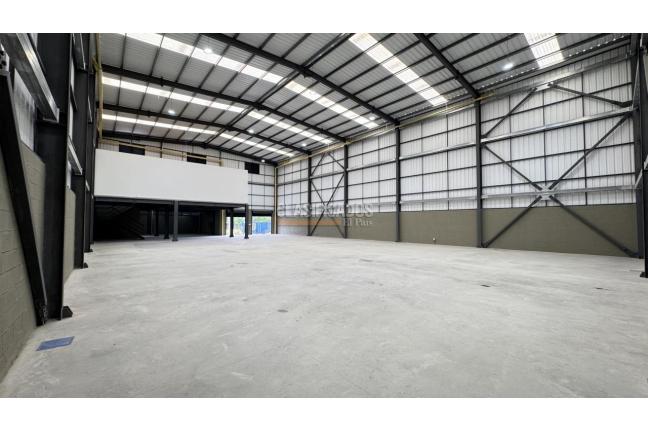 Locales y Bodegas, Alquiler, Yumbo - $18.000.000