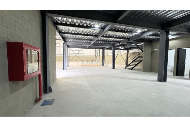 Locales y Bodegas, Alquiler, Yumbo - $18.000.000