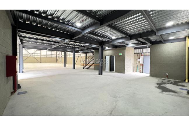 Locales y Bodegas, Alquiler, Yumbo - $18.000.000