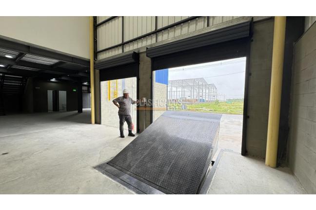 Locales y Bodegas, Alquiler, Yumbo - $18.000.000