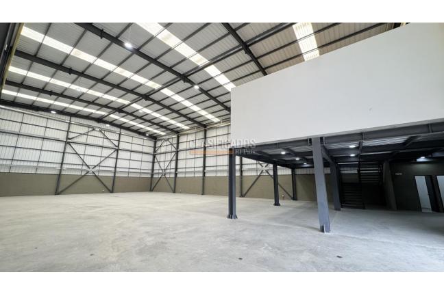 Locales y Bodegas, Alquiler, Yumbo - $18.000.000